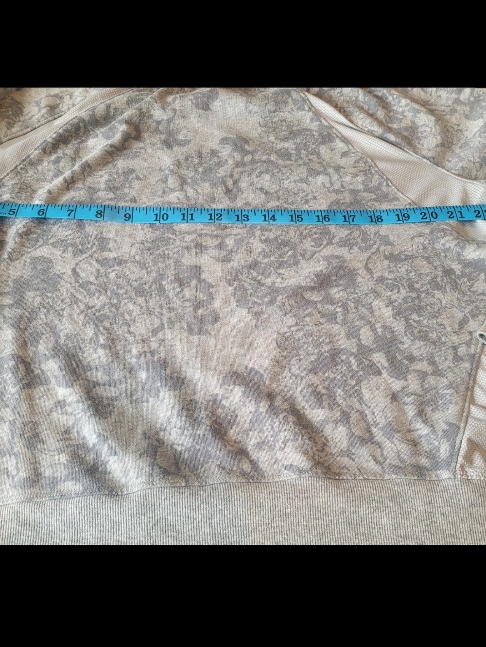 Old Navy Active Women’s XL Gray Floral Mesh Athletic Sweatshirt Pullover - Picture 6 of 8